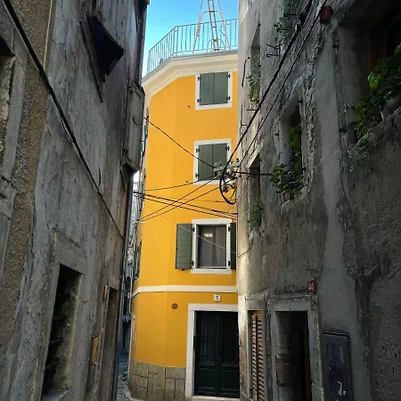 Apartments Piranom Exterior photo